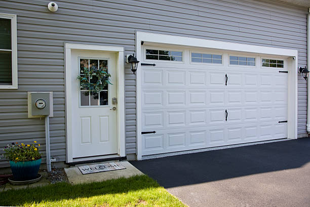 24/7 Emergency Garage Door Panel Replacement experts in Heyburn, ID